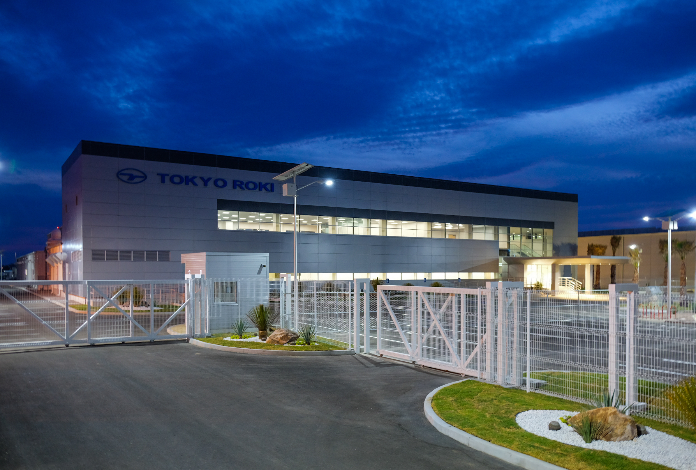 Closed gate to the exterior of the Tokyo Roki facility